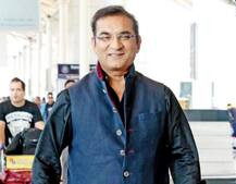 Singer Abhijeet criticises Anurag Kashyap, asks 'how dare you' question PM Modi