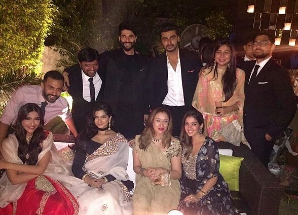Sonam Kapoor And Alleged Boyfriend Anand Ahuja Look So Cute Holding Hands At A Party Sonam Kapoor And Alleged Boyfriend Anand Ahuja Look So Cute Holding Hands At A Party