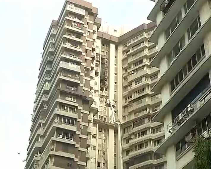 Mumbai: Fire breaks out in an apartment, two dead Mumbai: Fire breaks out in an apartment, two dead