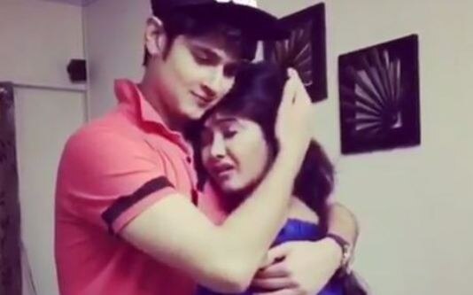 BIGG BOSS 10: Rohan Mehra’s GIRLFRIEND is missing him; shows her grief in a video! BIGG BOSS 10: Rohan Mehra’s GIRLFRIEND is missing him; shows her grief in a video!