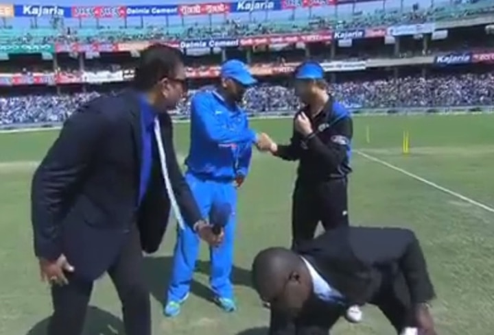 IND v NZ 2nd ODI: Dhoni wins toss, opts to bowl first IND v NZ 2nd ODI: Dhoni wins toss, opts to bowl first