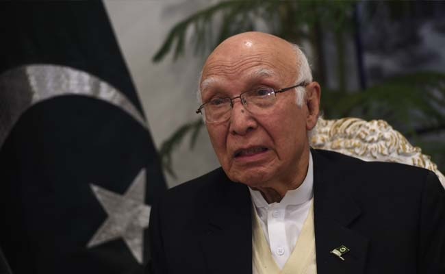 Sartaj Aziz arrives in Amritsar for Heart of Asia conference, sends bouquet to ailing Sushma Swaraj Sartaj Aziz arrives in Amritsar for Heart of Asia conference, sends bouquet to ailing Sushma Swaraj