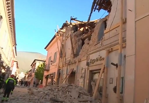 6.6 magnitude earthquake strikes central Italy 6.6 magnitude earthquake strikes central Italy