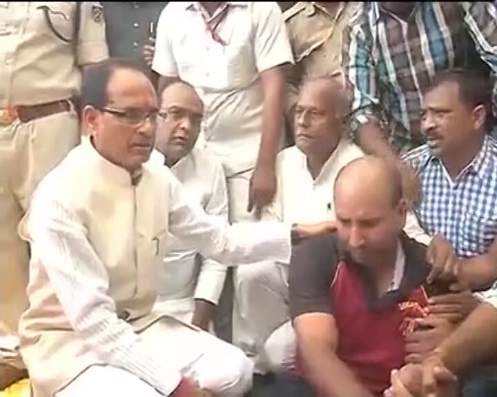 Bhopal encounter: Some political leaders can't see martyrdom of our jawans, says Shivraj Singh Bhopal encounter: Some political leaders can't see martyrdom of our jawans, says Shivraj Singh