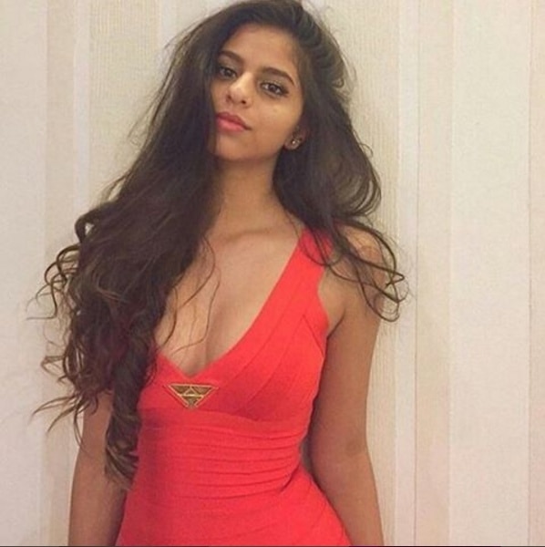 Suhana Khan slays it in western red after ethnic blue!