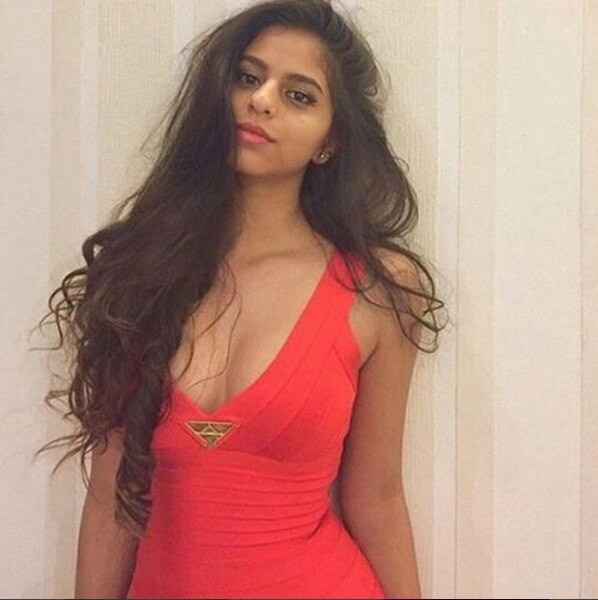 Suhana Khan slays it in western red after ethnic blue! Suhana Khan slays it in western red after ethnic blue!