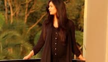 Shweta Tiwari flaunts her baby bump in most sensuous way !