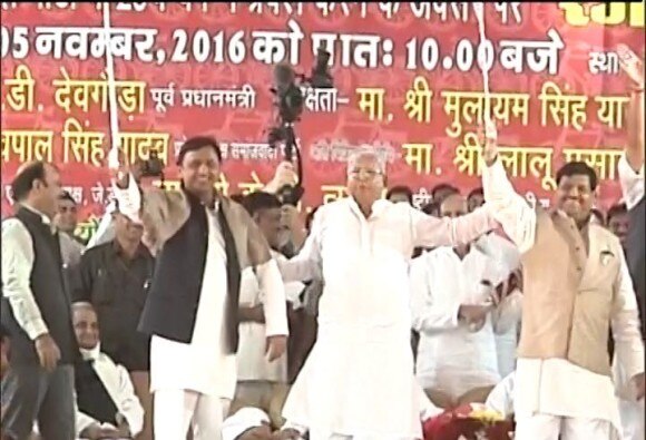 SP’s silver jubilee event: Shivpal talks to Mulayam & pushes SP leader Javed Abdi twice to stop him from speaking on stage