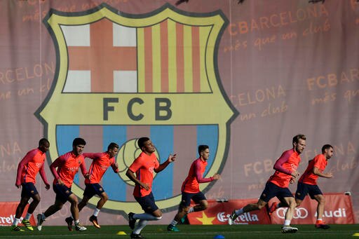 Barcelona players to conduct football workshops for refugees Barcelona players to conduct football workshops for refugees