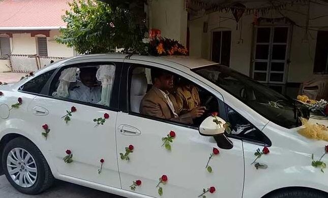 On retirement day, Akola collector drives the chauffer to office as farewell gift On retirement day, Akola collector drives the chauffer to office as farewell gift