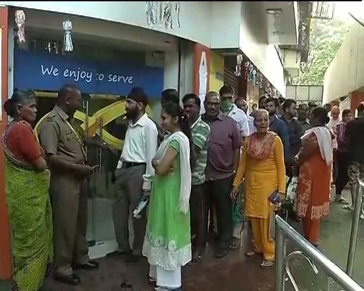 Long queues outside banks to exchange Rs 500, Rs 1000 notes