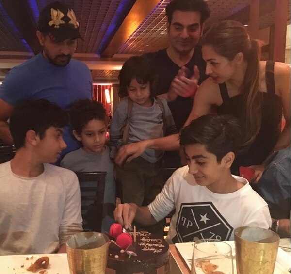 Malaika Arora Khan & Arbaaz Khan Celebrate Their Son's Birthday With Entire Parivaar! Malaika Arora Khan & Arbaaz Khan Celebrate Their Son's Birthday With Entire Parivaar!