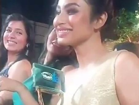 WHOAAA! Mouni Roy wins the prestigious award at ITA 2016 WHOAAA! Mouni Roy wins the prestigious award at ITA 2016