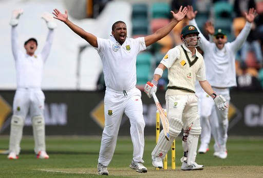 WATCH: David Warner's freak dismissal on day three  WATCH: David Warner's freak dismissal on day three