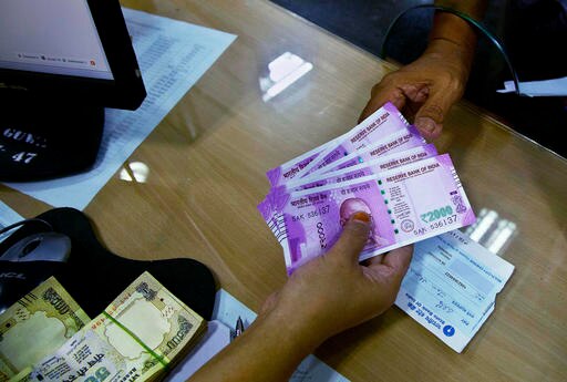 Demonetisation: Exchange of old Rs. 500 and 1,000 notes for new may be stopped soon, sources say Demonetisation: Exchange of old Rs. 500 and 1,000 notes for new may be stopped soon, sources say