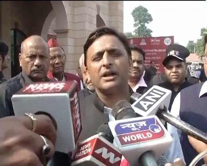 Akhilesh lashes out at Govt over demonetisation, says 'people won't forgive' Akhilesh lashes out at Govt over demonetisation, says 'people won't forgive'