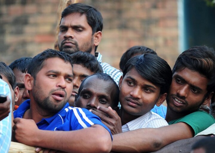 Demonetisation: Long queues outside banks a 'serious issue', says SC Demonetisation: Long queues outside banks a 'serious issue', says SC