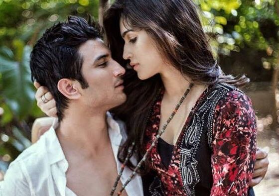 Kriti Sanon constantly keeps an eye on her alleged Beau Sushant Singh Rajput Kriti Sanon constantly keeps an eye on her alleged Beau Sushant Singh Rajput