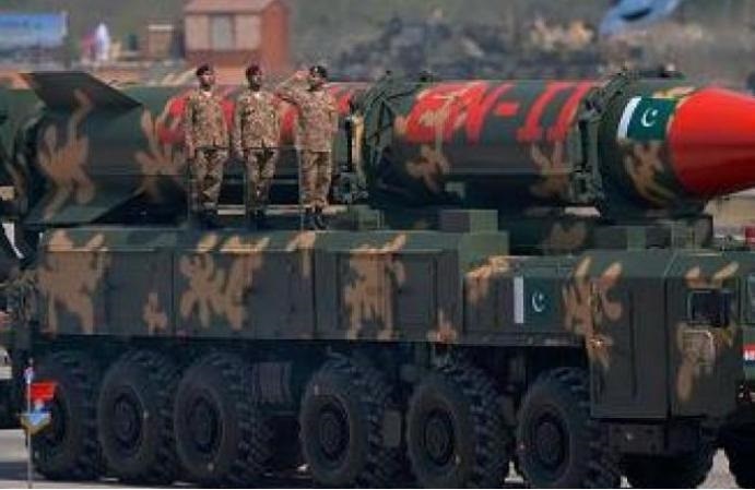 Pakistan has 130-140 nuclear weapons, converts F-16 to deliver nukes Pakistan has 130-140 nuclear weapons, converts F-16 to deliver nukes