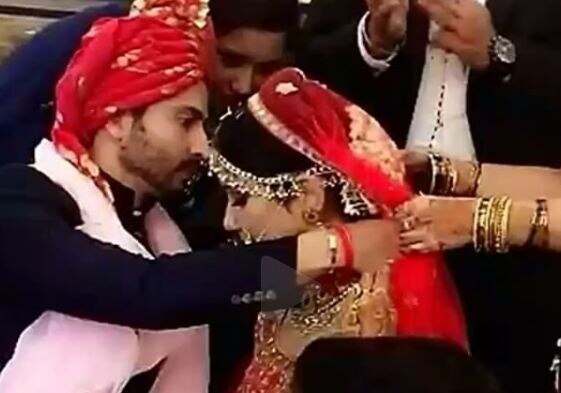 Dheeraj Dhoopar's post-wedding selfie with wife Vinny is the most adorable thing you will see today! Dheeraj Dhoopar's post-wedding selfie with wife Vinny is the most adorable thing you will see today!