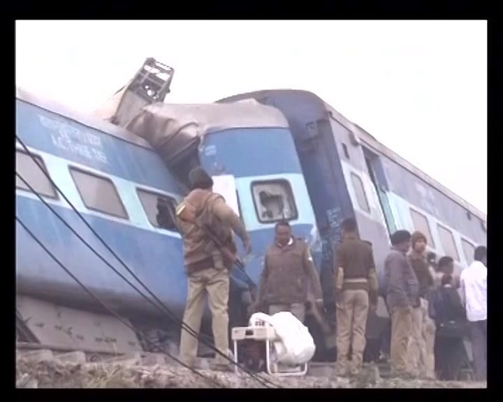 Kanpur: 14 coaches of Patna-Indore express derailed, 20 dead Kanpur: 14 coaches of Patna-Indore express derailed, 20 dead