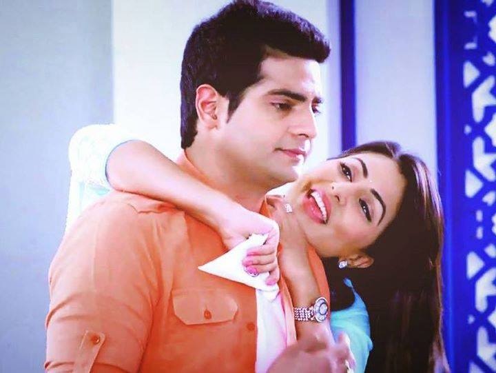 This is how Karan Mehra reacted on co-star Hina Khan's EXIT from 'Yeh Rishta Kya Kehlata Hai' This is how Karan Mehra reacted on co-star Hina Khan's EXIT from 'Yeh Rishta Kya Kehlata Hai'