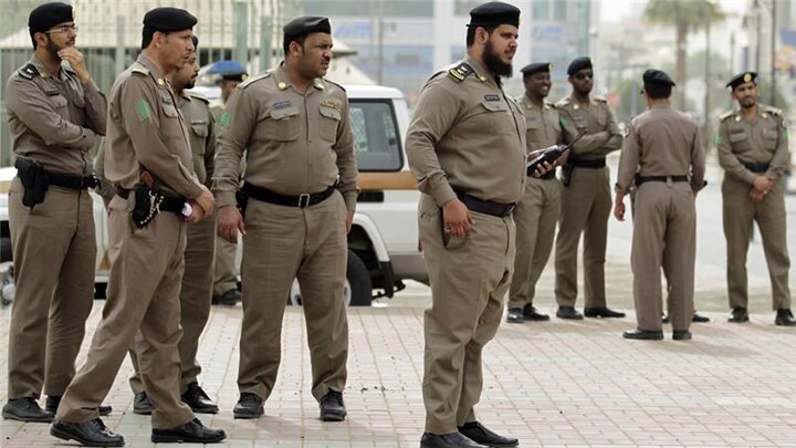 Saudi police hold Indian 'for insult to Kaaba' Saudi police hold Indian 'for insult to Kaaba'