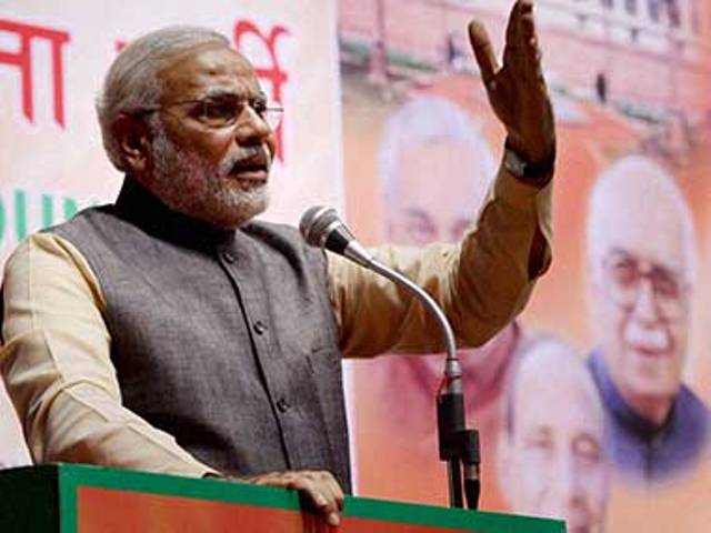 Demonetisation: PM Narendra Modi gets emotional for 2nd time, Rahul takes a jibe
