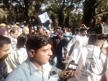 Demonetisation: Delhi Deputy CM Sisodia released after being detained for marching towards Parliament