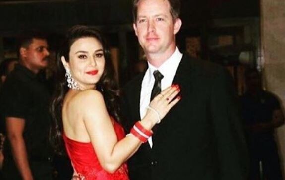 Preity Zinta posted an ADORABLE picture with her ‘Pati Parmeshwar’ Preity Zinta posted an ADORABLE picture with her ‘Pati Parmeshwar’