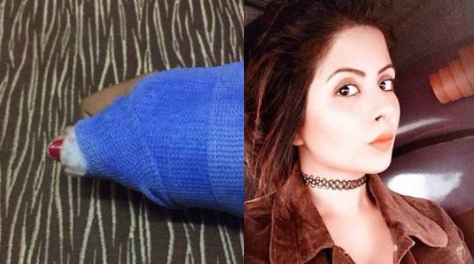 'Santoshi Maa' actress Simran Kaur Suri suffers a thumb fracture  'Santoshi Maa' actress Simran Kaur Suri suffers a thumb fracture