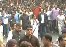 Opposition declares 'Bharat bandh' in protest against demonetisation today: LATEST UPDATES