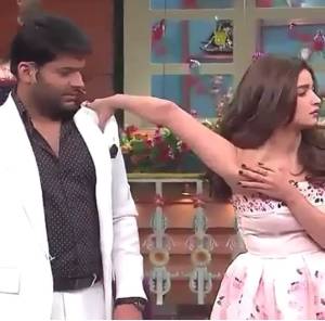 Alia's body flexibility leaves Shah Rukh Khan shocked!