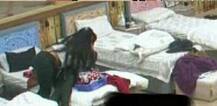 BIGG BOSS 10: SHOCKING! Manu and Mona CAUGHT KISSING on bed