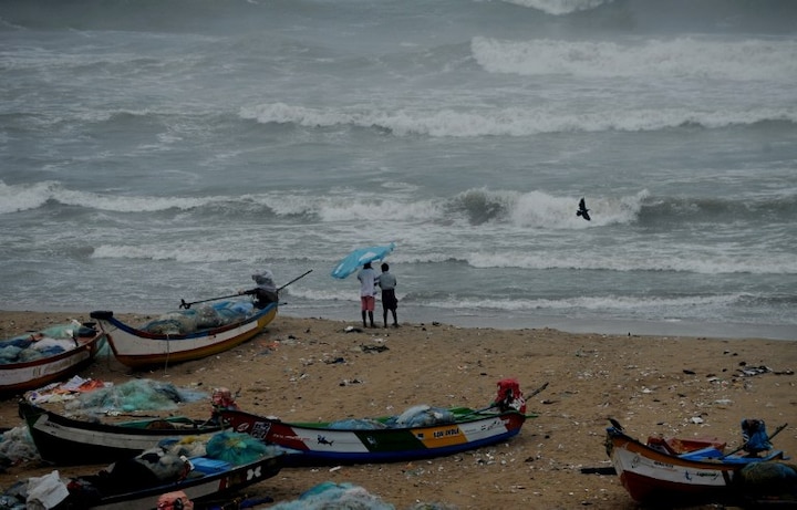 High alert sounded as cyclonic storm Vardah to cross Tamil Nadu, Andhra coast on Monday High alert sounded as cyclonic storm Vardah to cross Tamil Nadu, Andhra coast on Monday