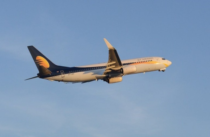 Passengers 'hijack' overbooked Jet flight to Bhopal Passengers 'hijack' overbooked Jet flight to Bhopal