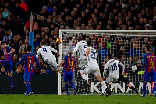 Sergio Ramos strikes late as Real Madrid snatch draw against Barcelona Sergio Ramos strikes late as Real Madrid snatch draw against Barcelona