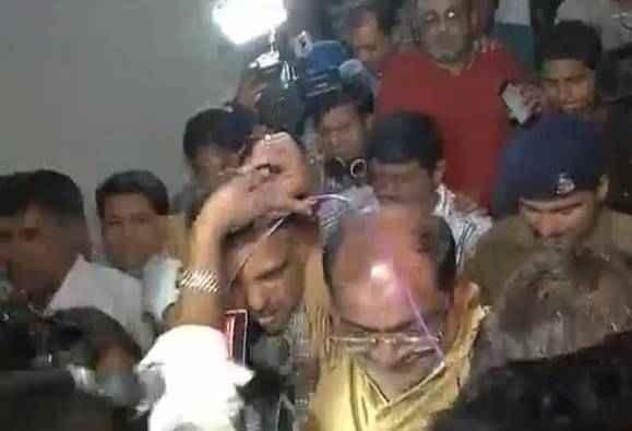 Gujarat realtor Mahesh Shah, who declared Rs 13,000 crore under IDS, taken home in police uniform