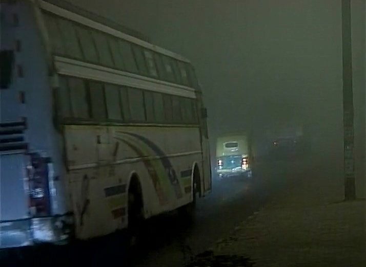 Dense fog disrupts train services, 100 trains delayed Dense fog disrupts train services, 100 trains delayed