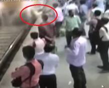 Mumbai: Woman killed as chain snatcher pushes her in path of oncoming train in Kurla