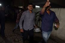 IT sleuths seize new notes worth Rs 85 lakh and Rs 76 lakh in Mumbai and Surat respectively