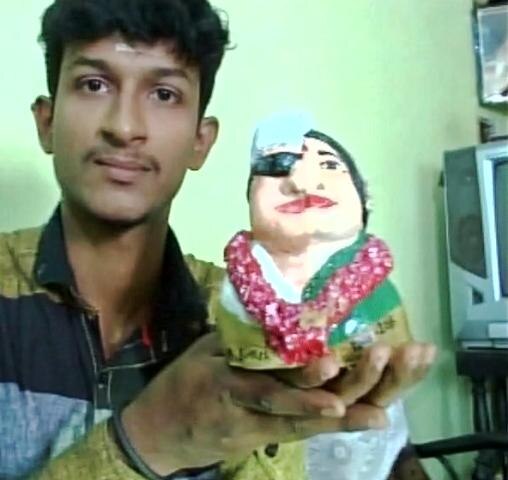 Micro artist's wax tribute brings Jayalalithaa, MGR together Micro artist's wax tribute brings Jayalalithaa, MGR together