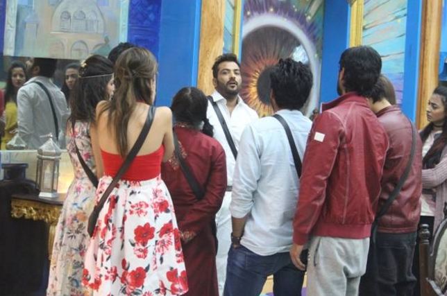 BIGG BOSS 10: FINALLY Manu and Priyanka enter the house from SECRET ROOM