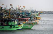 2500 Tamil Nadu fishermen chased away by Lankan navy, fishing nets of 50 boats cut