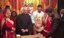 Anupam Kher celebrates 20th film with Akshay Kumar