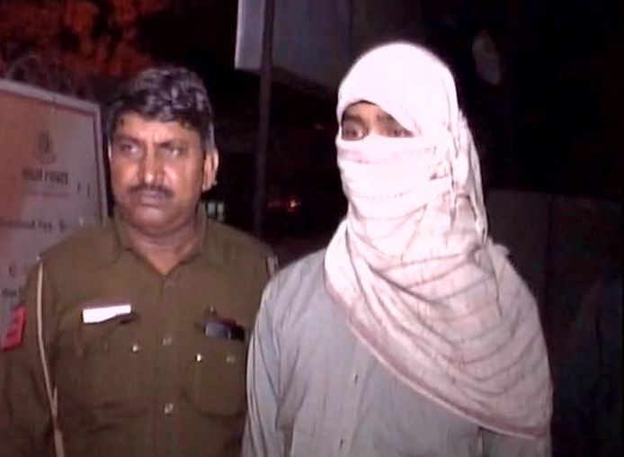 Girl raped in moving car in Delhi's Moti Bagh: Accused arrested, car bearing MHA sticker seized Girl raped in moving car in Delhi's Moti Bagh: Accused arrested, car bearing MHA sticker seized