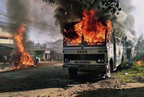 Manipur: Curfew in Imphal, mobile internet snapped after violence Manipur: Curfew in Imphal, mobile internet snapped after violence
