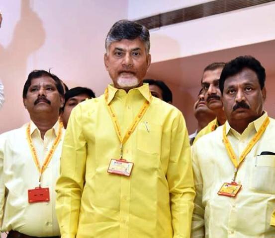 Chandrababu Naidu's 180 on Demonetisation: 'I am breaking my head daily' to find solution, says CM Chandrababu Naidu's 180 on Demonetisation: 'I am breaking my head daily' to find solution, says CM