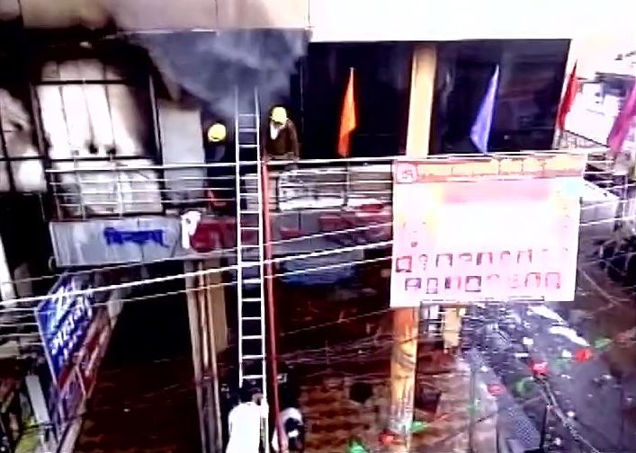 WATCH: Man escapes from hotel which caught fire in Maharashtra's Gondia, 6 feared dead