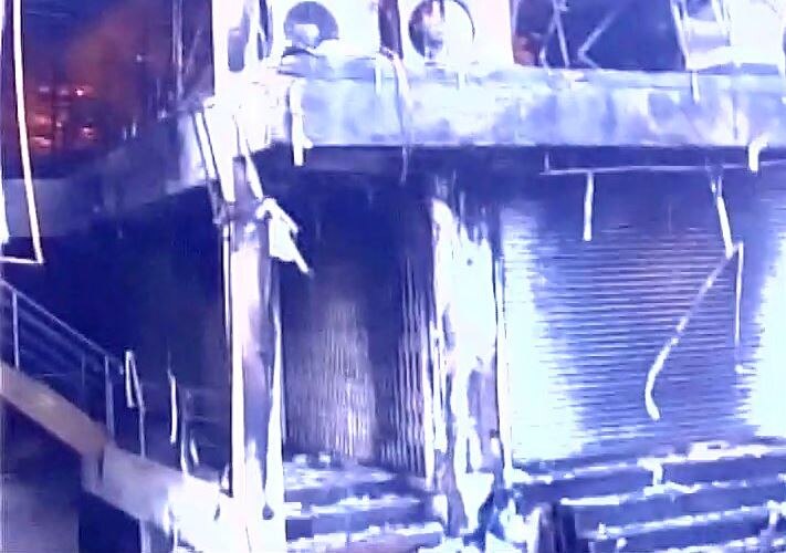 WATCH: Man escapes from hotel which caught fire in Maharashtra's Gondia, 6 feared dead